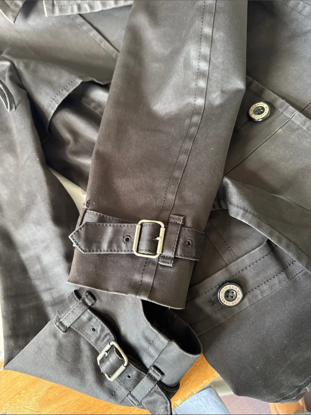 Burberry Black Classic Trench Coat with Signature Check Lining - Picture 15 of 15